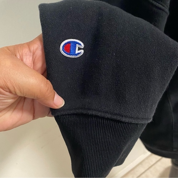 Champion hoodie women’s Size Large Black with logo Reverse Weave Hoodie - Picture 5 of 15